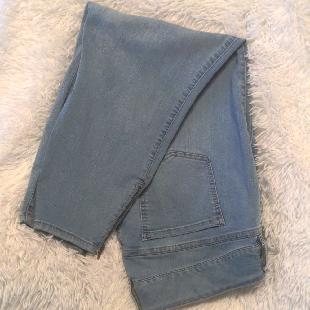 ✨ Torrid ✨ Jegging Jeans - Like New - Size 22